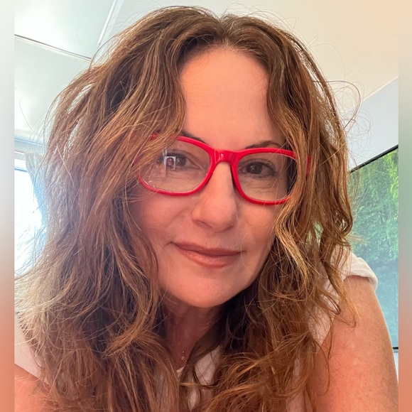 Meet your Posher, Valerie - Picture 1 of 1